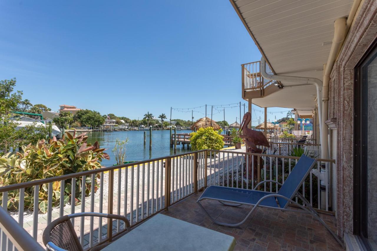 Bayview Plaza Waterfront Resort St. Pete Beach Rum bild