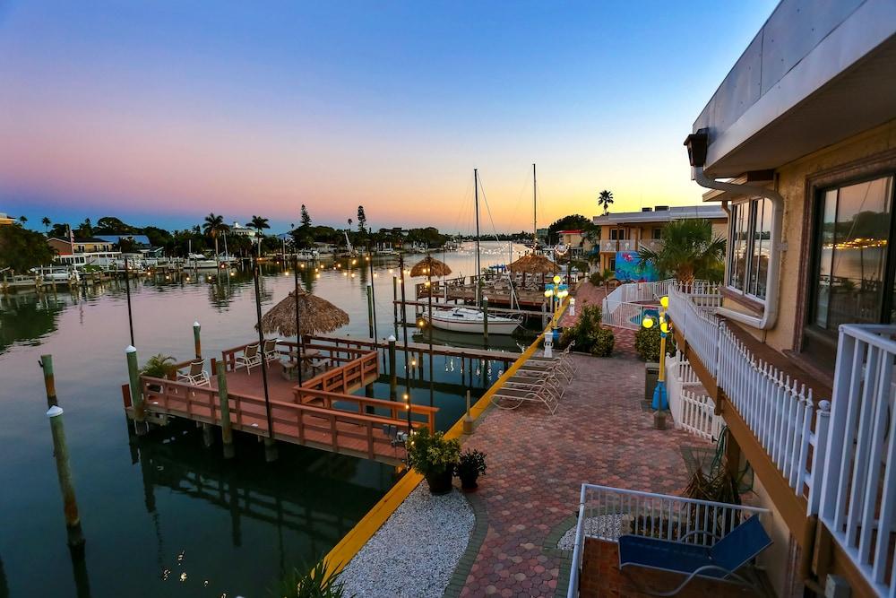 Bayview Plaza Waterfront Resort St. Pete Beach Exteriör bild