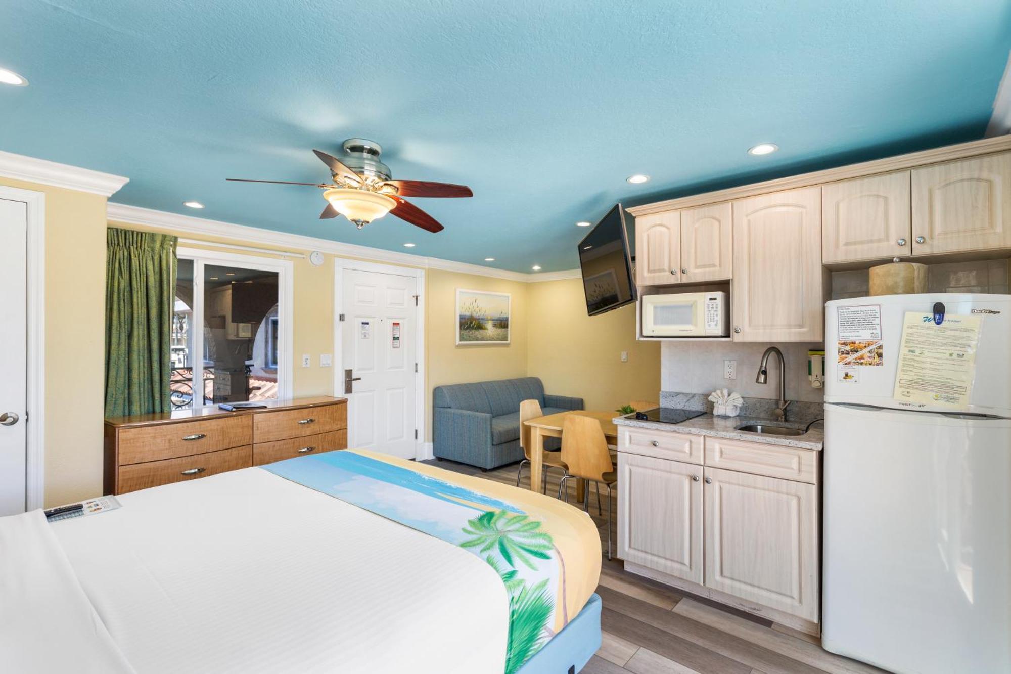Bayview Plaza Waterfront Resort St. Pete Beach Rum bild