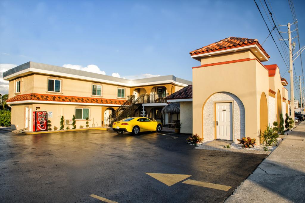 Bayview Plaza Waterfront Resort St. Pete Beach Exteriör bild