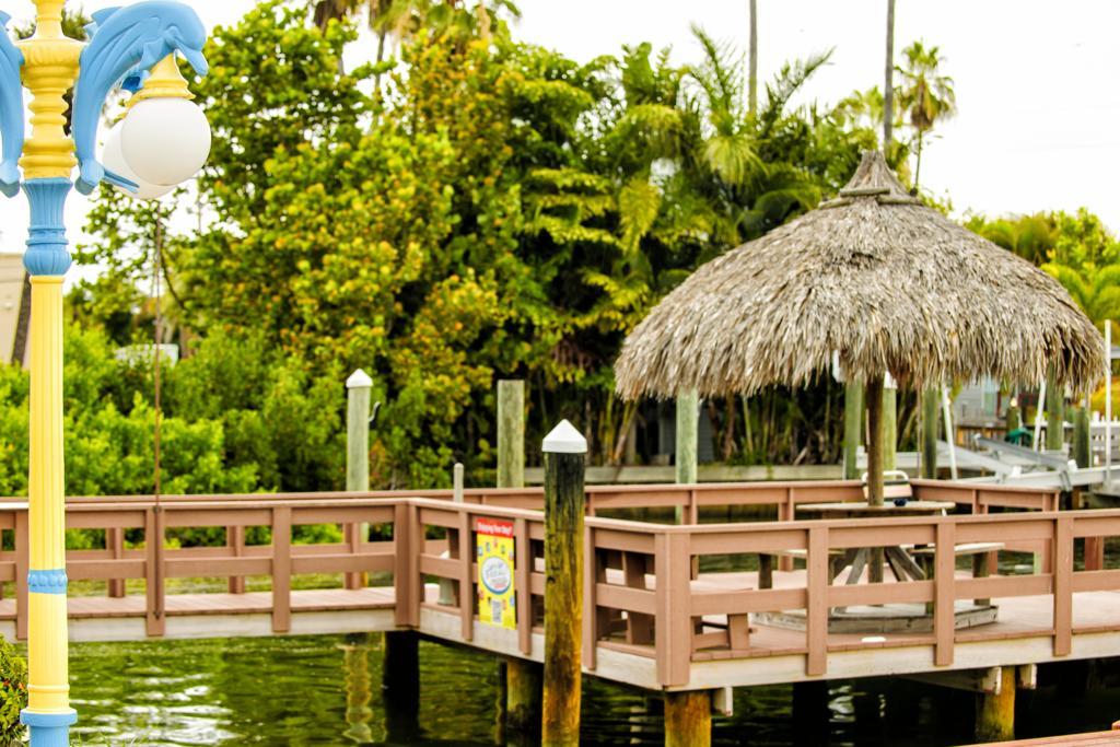 Bayview Plaza Waterfront Resort St. Pete Beach Exteriör bild