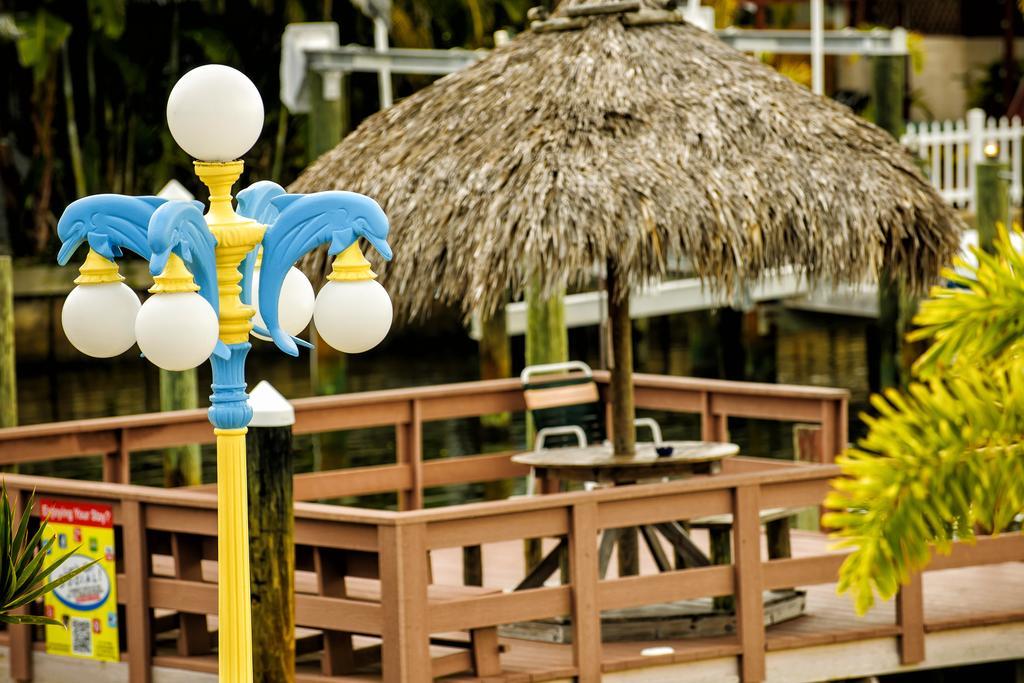 Bayview Plaza Waterfront Resort St. Pete Beach Exteriör bild