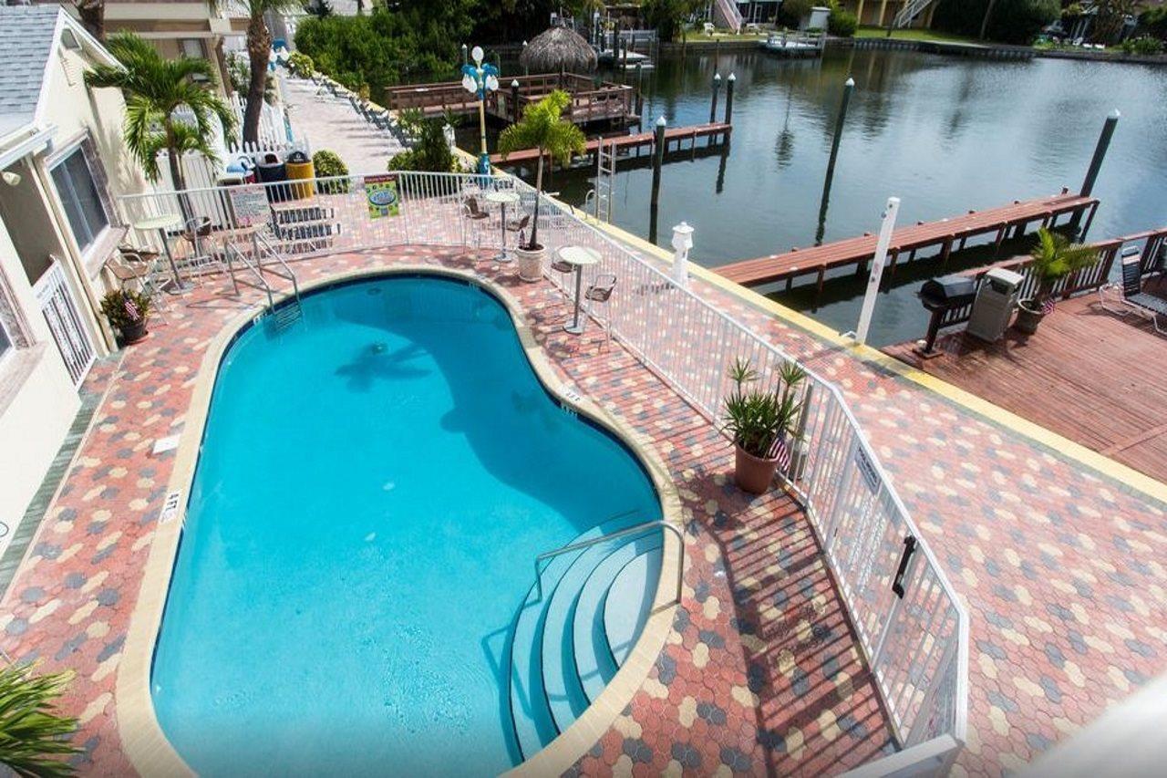 Bayview Plaza Waterfront Resort St. Pete Beach Exteriör bild