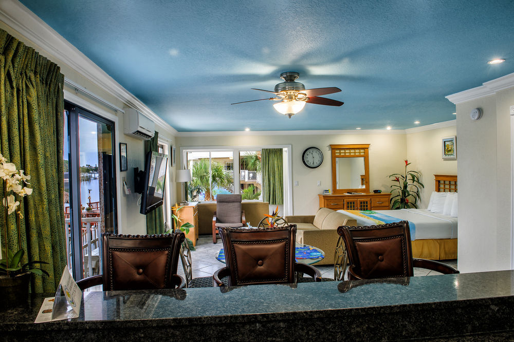 Bayview Plaza Waterfront Resort St. Pete Beach Exteriör bild