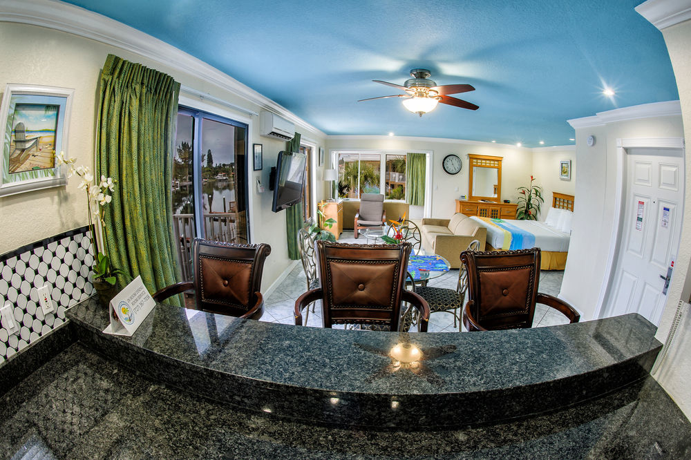 Bayview Plaza Waterfront Resort St. Pete Beach Exteriör bild