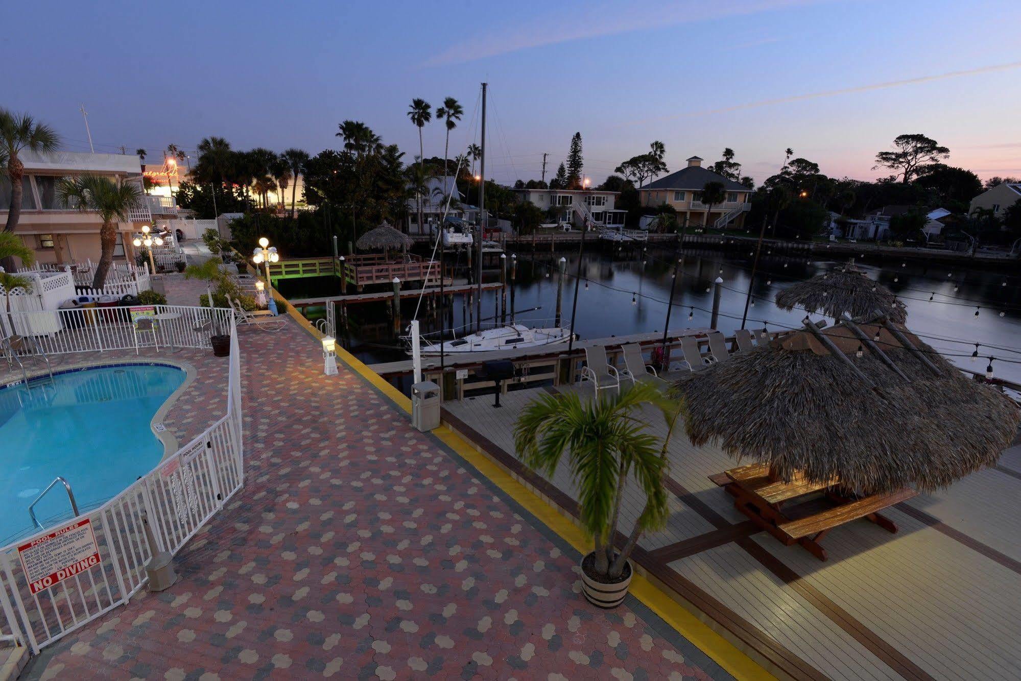 Bayview Plaza Waterfront Resort St. Pete Beach Exteriör bild
