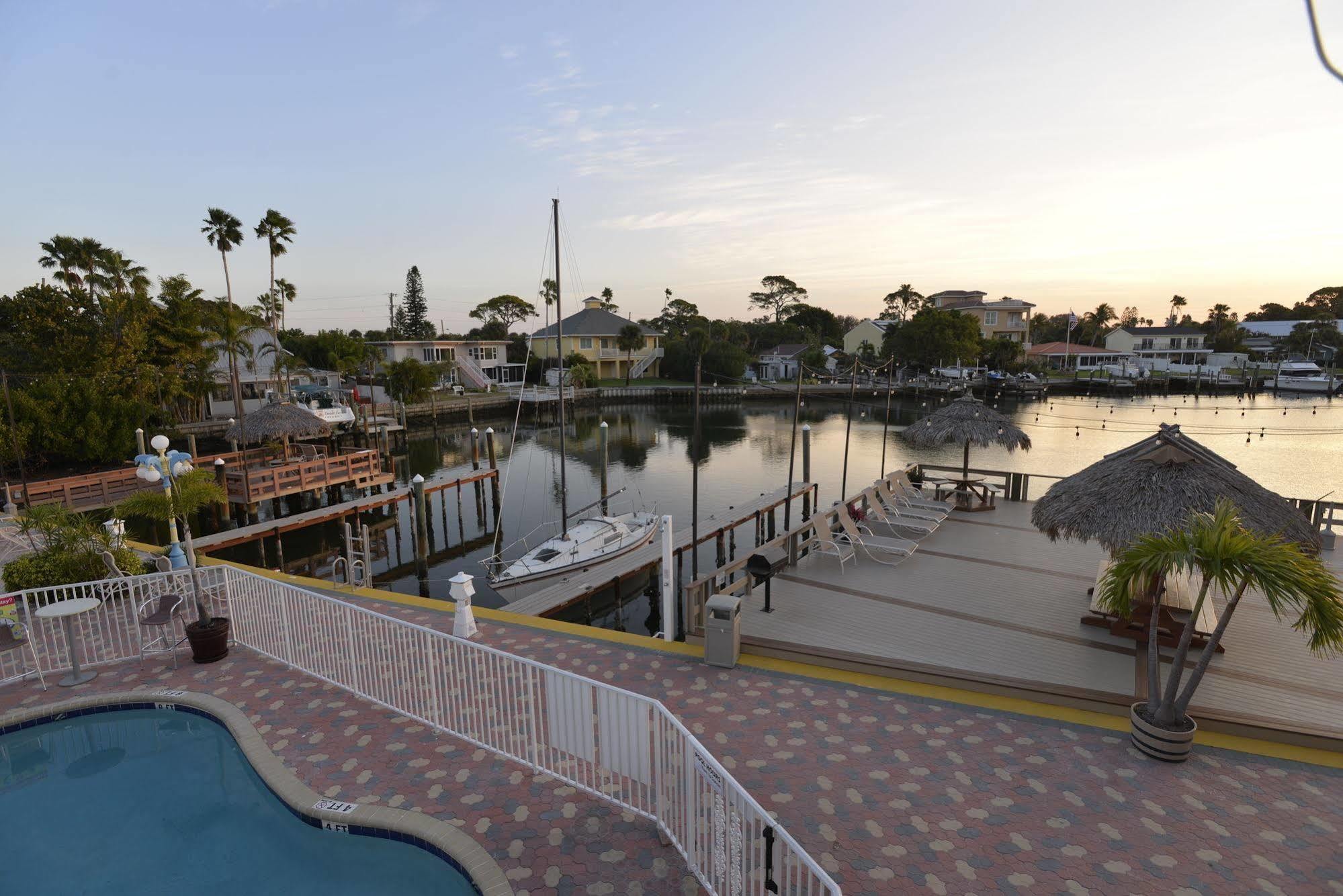 Bayview Plaza Waterfront Resort St. Pete Beach Exteriör bild