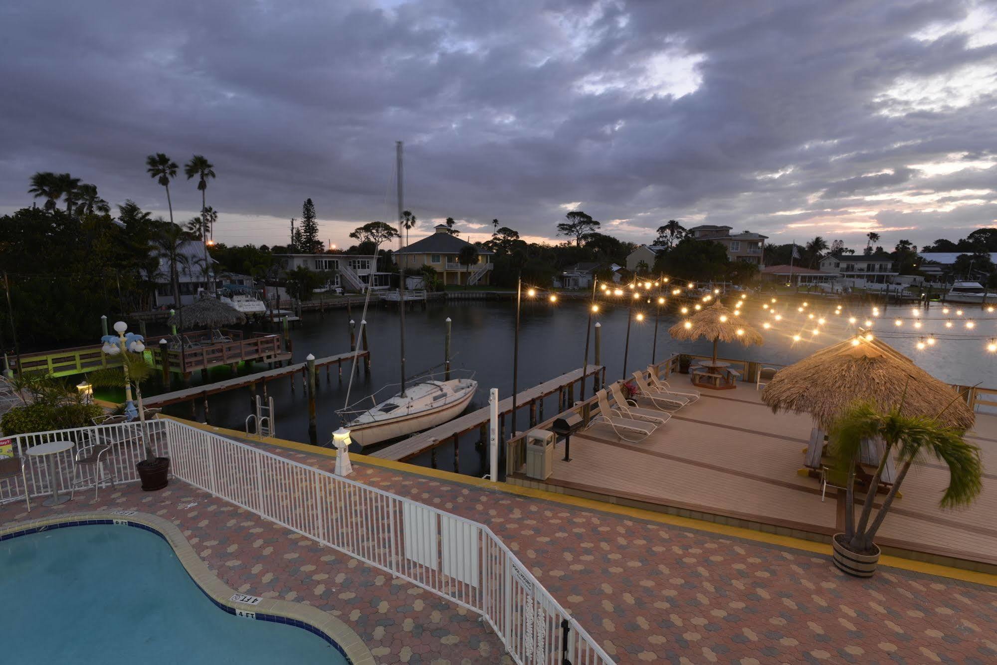 Bayview Plaza Waterfront Resort St. Pete Beach Exteriör bild